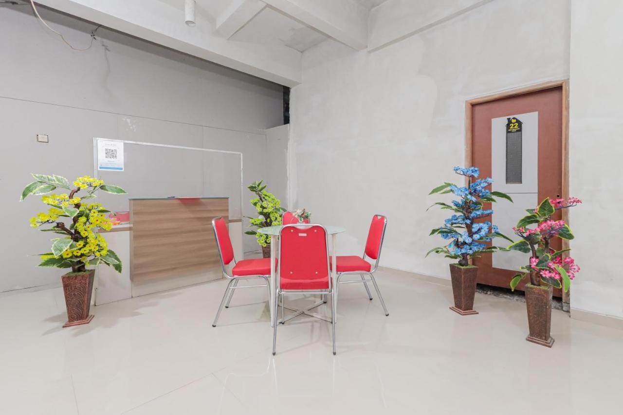 Reddoorz @ Gedangan Sidoarjo Hotel Ngoại thất bức ảnh