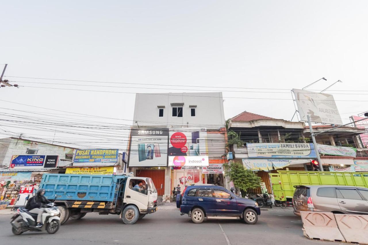 Reddoorz @ Gedangan Sidoarjo Hotel Ngoại thất bức ảnh