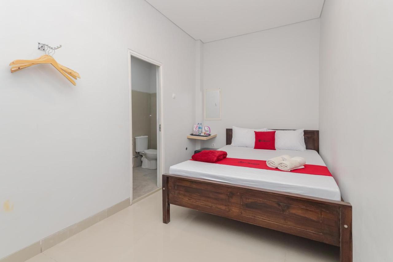 Reddoorz @ Gedangan Sidoarjo Hotel Ngoại thất bức ảnh